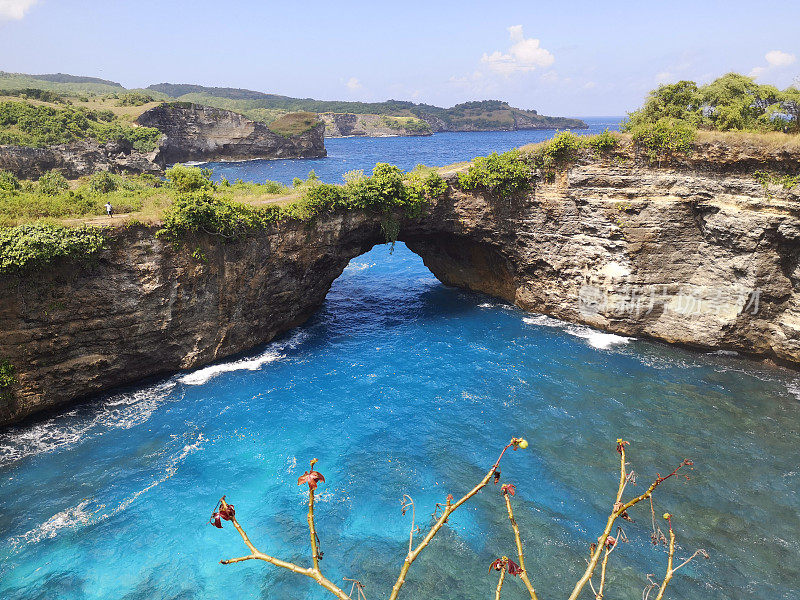 破碎的海滩，Nusa Penida，印度尼西亚巴厘岛